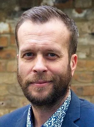 John Schwab - Ator, Produtor, Roteirista, 15 de setembro de 1972