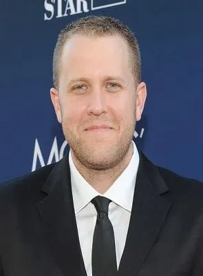 Jon Erwin - Roteirista, Diretor, Produtor, 19 de maio de 1982