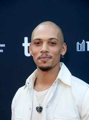 Jordan Bolger - Ator, 9 de novembro de 1994