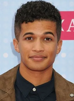 Jordan Fisher - Ator, Compositor da música-tema, Produtor Executivo, 24 de abril de 1994