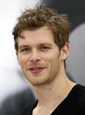 Joseph Morgan - Ator, Diretor, 16 de maio de 1981