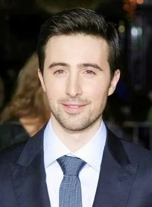 Josh Zuckerman - Ator, 1 de abril de 1985