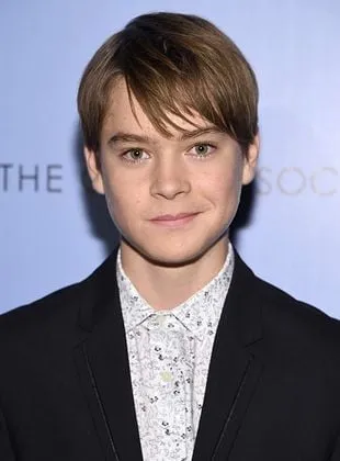 Judah Lewis - Ator, 22 de maio de 2001