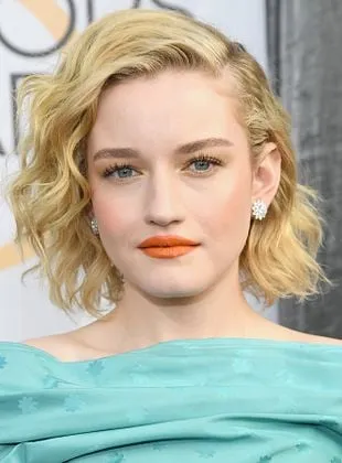 Julia Garner - Atriz, 1 de fevereiro de 1994