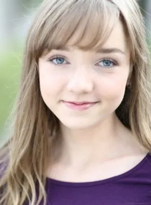 Julia Sarah Stone - Atriz, 24 de novembro de 1997