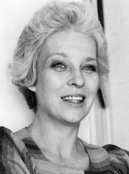 Julianna McCarthy - Ator, 17 de agosto de 1929