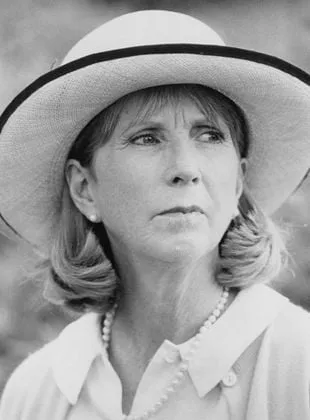 Julie Harris - Atriz, 2 de dezembro de 1925, 24 de agosto de 2013