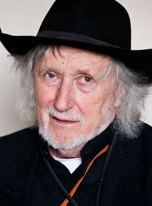 Juraj Jakubisko - 30 de abril de 1938, 24 de fevereiro de 2023