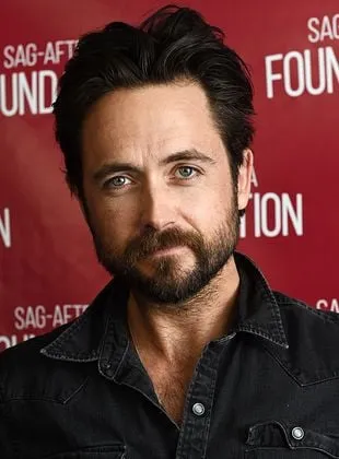 Justin Chatwin - Ator, 31 de outubro de 1982