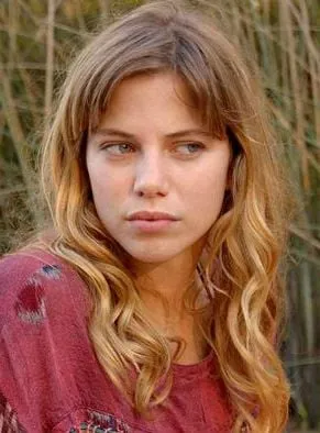 Justina Bustos - Atriz, 7 de março de 1989