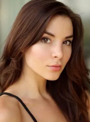 Kacey Barnfield - Atriz, 14 de janeiro de 1988