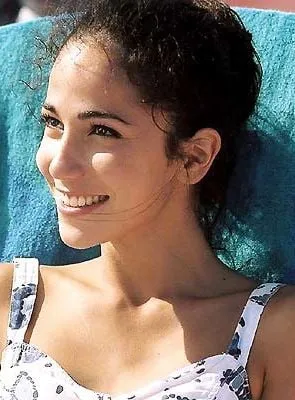 Karina Testa - Atriz, 5 de agosto de 1981