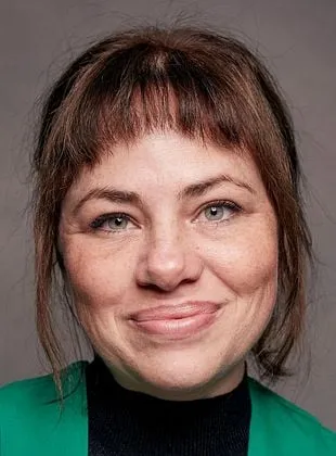 Karine Teles - Atriz, Roteirista, Produtor Executivo, 16 de agosto de 1978