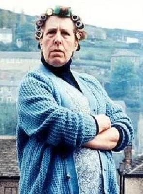 Kathy Staff - Atriz, 12 de julho de 1928, 13 de dezembro de 2008