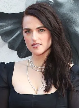 Katie McGrath - Atriz, Produtor Executivo, 24 de outubro de 1983