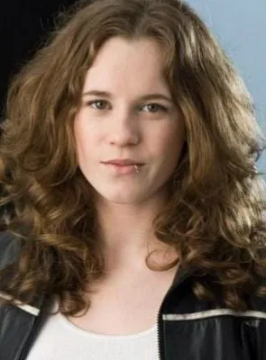 Katie Stuart - Atriz, 22 de março de 1985