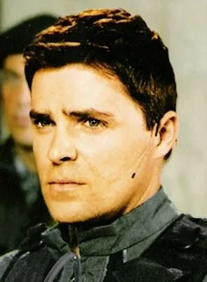 Kavan Smith - Ator, Figurinista, 6 de maio de 1970