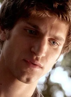 Keegan Allen - Ator, 22 de julho de 1989