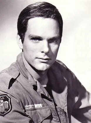 Keir Dullea - Ator, 30 de maio de 1936