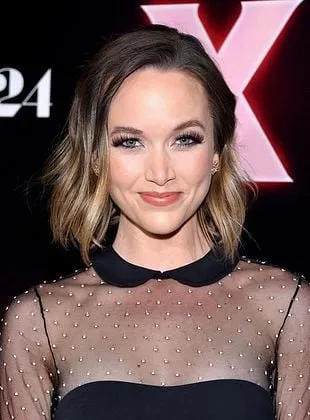 Kelley Jakle - Atriz, 27 de junho de 1989