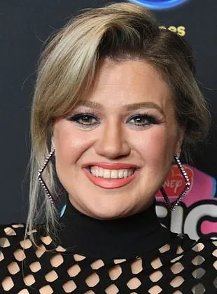 Kelly Clarkson - Atriz, 24 de abril de 1982