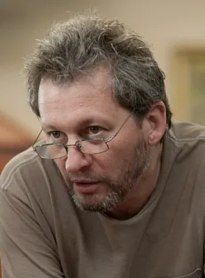 Ken Kwapis - Diretor, Produtor Executivo, 17 de agosto de 1957