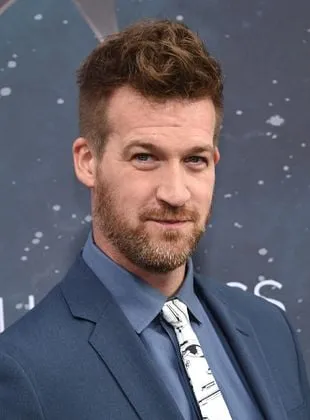 Kenneth Mitchell - Ator, 25 de novembro de 1974, 24 de fevereiro de 2024