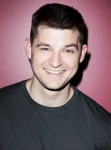 Kevin Bigley - Ator, 5 de outubro de 1986