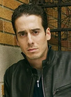 Kirk Acevedo - Ator, 27 de novembro de 1971