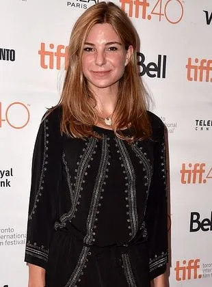 Krista Bridges - Ator, 4 de novembro de 1968