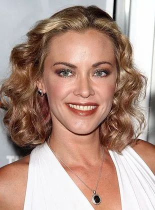 Kristanna Loken - Atriz, 19 de dezembro de 1979