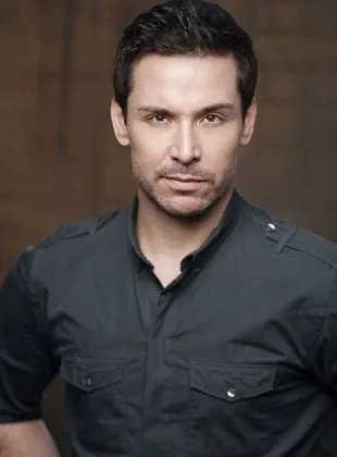 Kristoffer Cusick - Ator, 29 de março de 1974