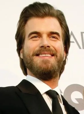 Kıvanç Tatlıtuğ - Ator, 27 de outubro de 1983