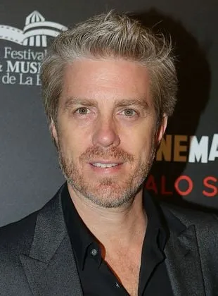 Kyle Eastwood - Ator, Compositor, Compositor da música-tema, 19 de maio de 1968