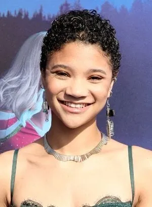 Kylee Russell - Atriz, 8 de outubro de 1996