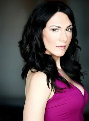 Kyra Zagorsky - Atriz, 6 de junho de 1976