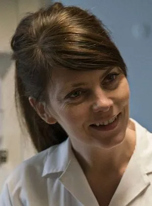 Laerke Winther - Atriz, 23 de setembro de 1975