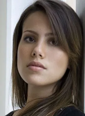 Larissa Queiroz - 24 de agosto de 1984