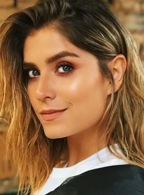 Laura Tobón - 5 de janeiro de 1990