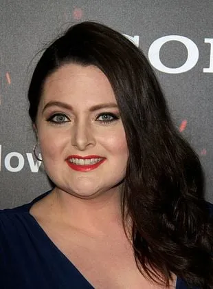 Lauren Ash - Atriz, Produtor Executivo, Roteirista, 4 de fevereiro de 1983