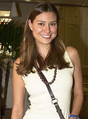 Lavínia Vlasak - Atriz, 4 de junho de 1976