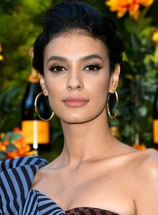 Laysla De Oliveira - Atriz, 11 de janeiro de 1992