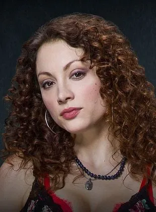 Leah Gibson - Atriz, 3 de janeiro de 1985