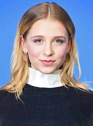 Lena Klenke - Atriz, 25 de dezembro de 1995