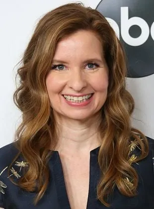 Lennon Parham - Atriz, Produtor Executivo, Criador, 26 de outubro de 1976