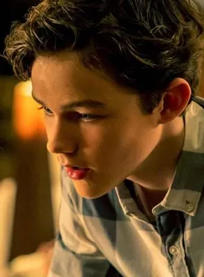 Levi Miller (II) - Ator, 30 de setembro de 2002