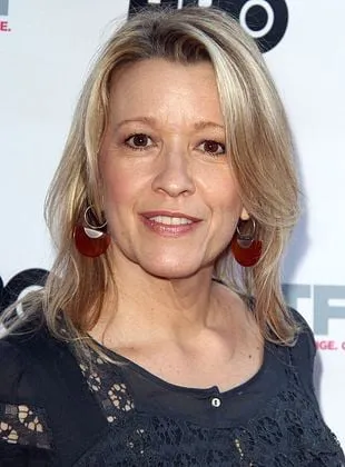 Linda Emond - Atriz, 22 de maio de 1959