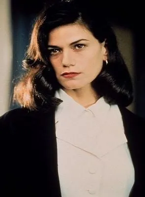 Linda Fiorentino - Atriz, 9 de março de 1958