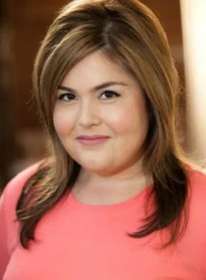 Lindsay Hollister - Atriz, 3 de junho de 1977