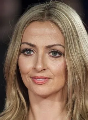 Lisa McGrillis - Atriz, 3 de setembro de 1982